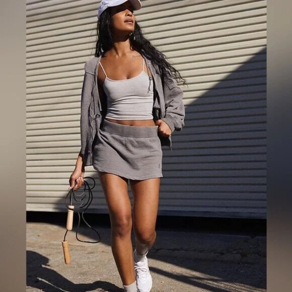 FREE PEOPLE MOVEMENT | New Flow Set Bike Shorts + Oversized Sweatshirt small - Picture 1 of 4